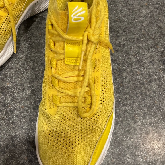 Yellow Under Armour Curry Flow 8 - like new size 10.5 - Picture 6 of 10